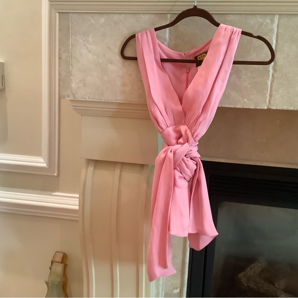 Elegant Pink Sleeveless Dress